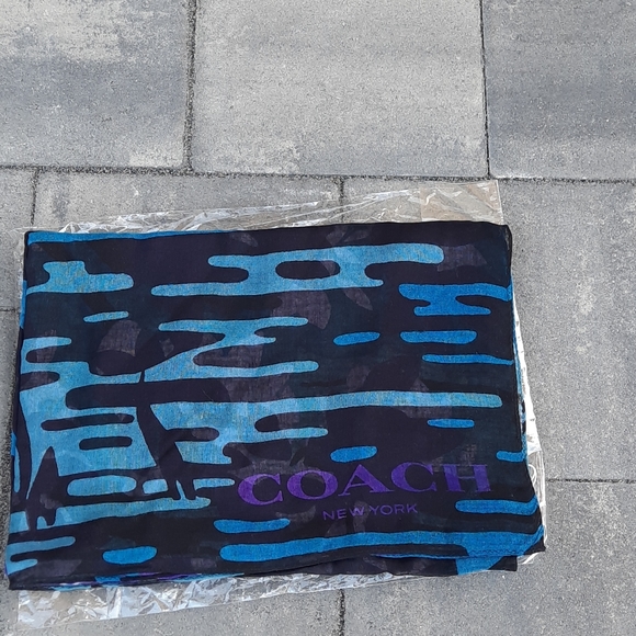 NWT Coach Shawl - Picture 2 of 5